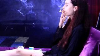 Stevie Mae Pretty Smoking Girl – USAsmokers